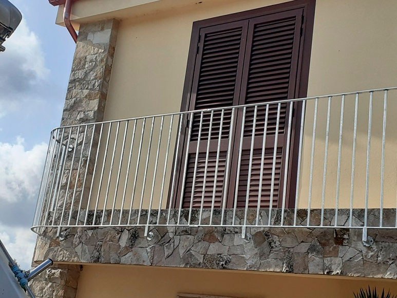 Persiana blindata su balcone a Lecce e nel basso Salento